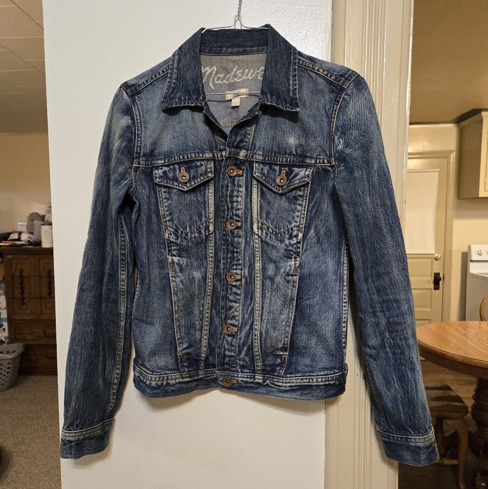 Women's Madewell blue denim wash jean jacket size x-small in great condition